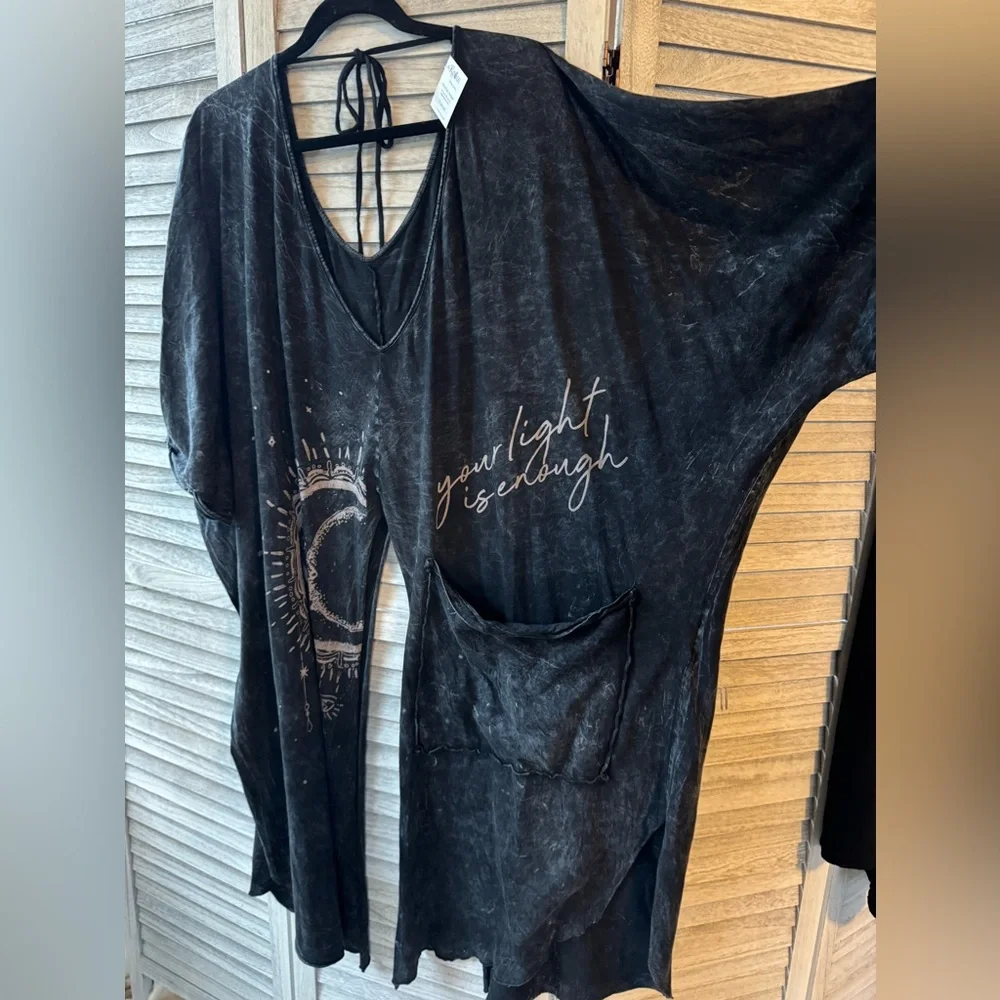 KB Dream line Split Tee Your Light is Enough - Picture 3 of 5